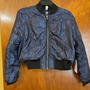 4-U Performance puffer jacket. Size: Large. NEW never worn before with tags